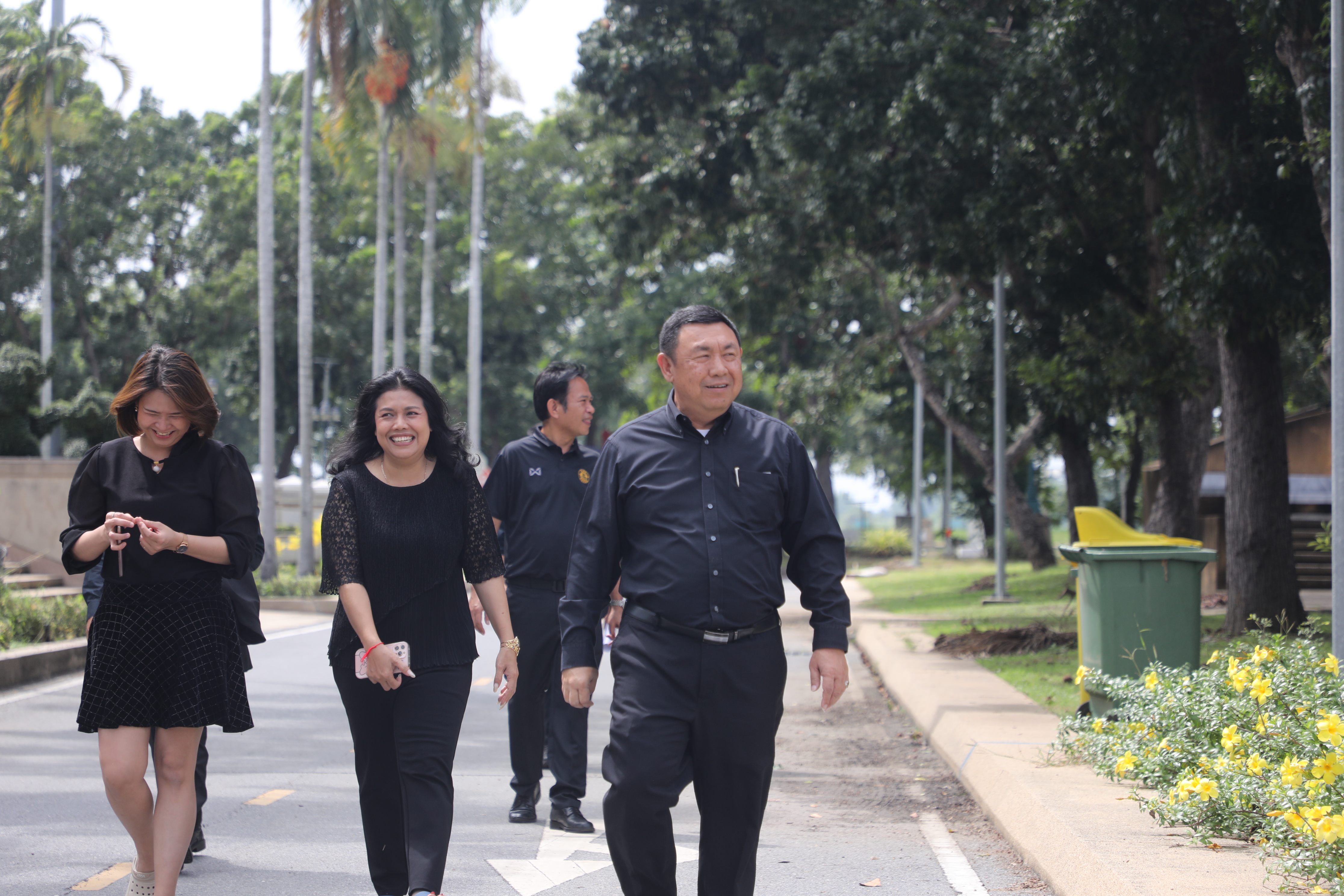 title - เลขาธิการ ส.ป.ก. นายเศรษฐเกียรติ กระจ่างวงษ์ ลงตรวจความเรียบร้อยของงาน 